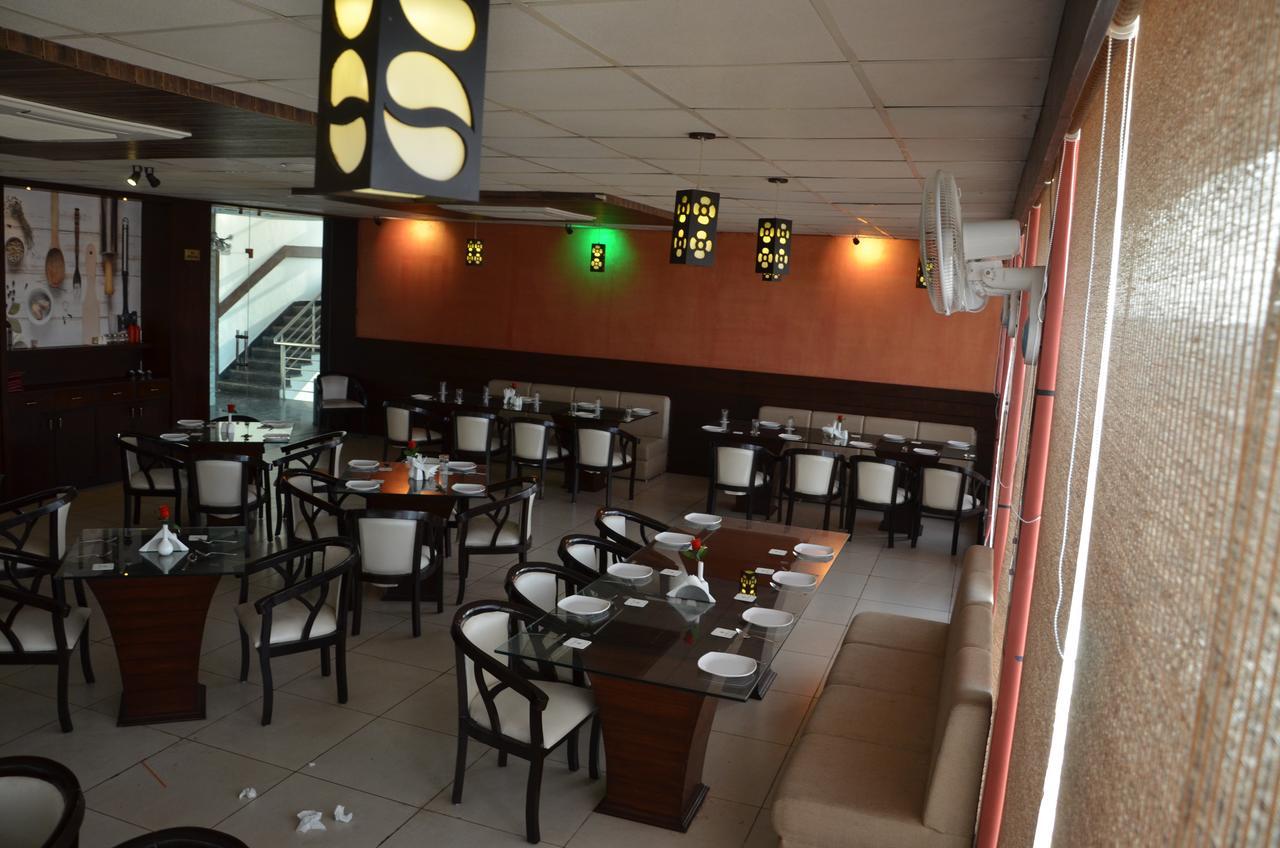 Hotel Fortune Blue Sikar Exterior foto