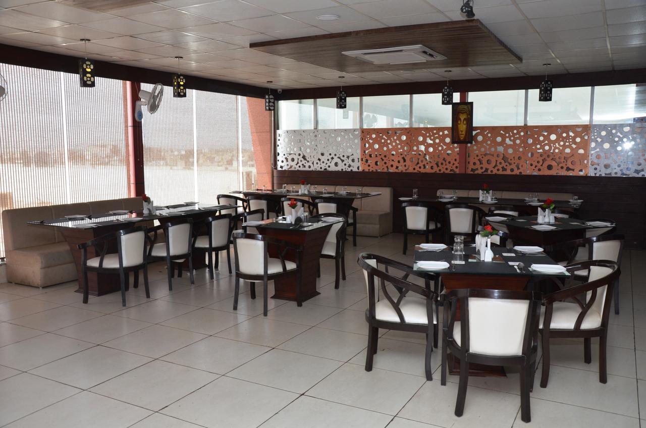 Hotel Fortune Blue Sikar Exterior foto